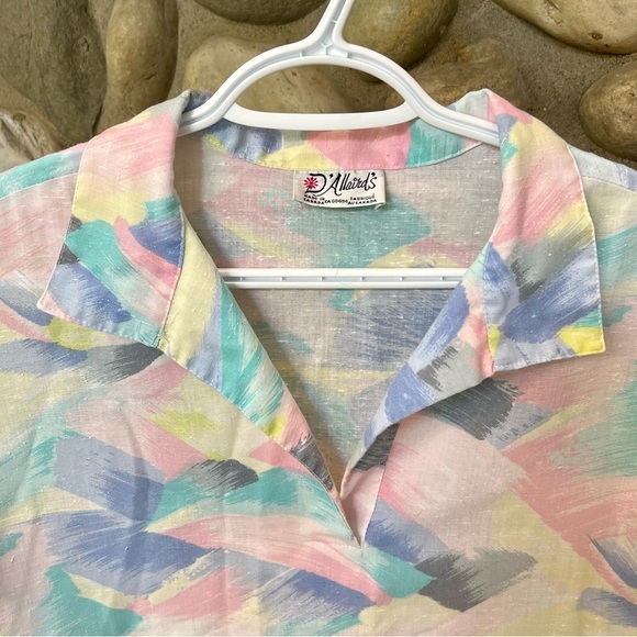Vintage D’Allaird’s Pastel Brush Stroke Collard V Neck Top - Picture 2 of 4